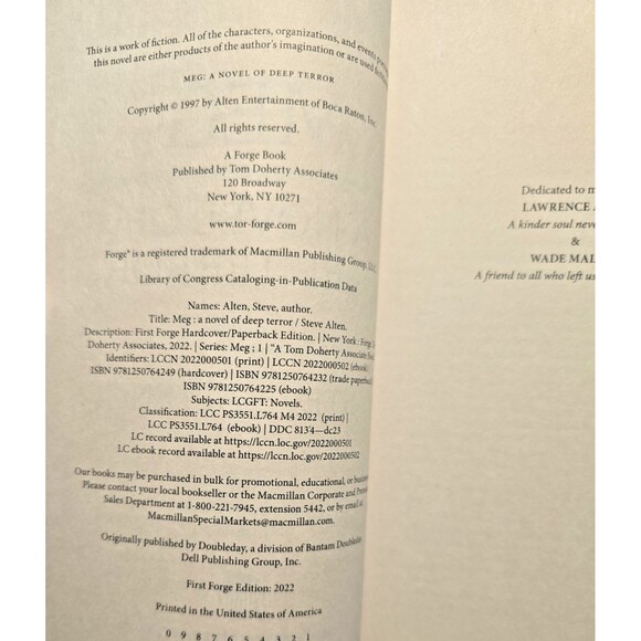 MEG: A Novel of Deep Terror (MEG, 1) - Paperback By Alten, Steve - VERY GOOD - Picture 2 of 10